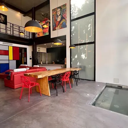 Elegante A Avec Grande Piscine Privee